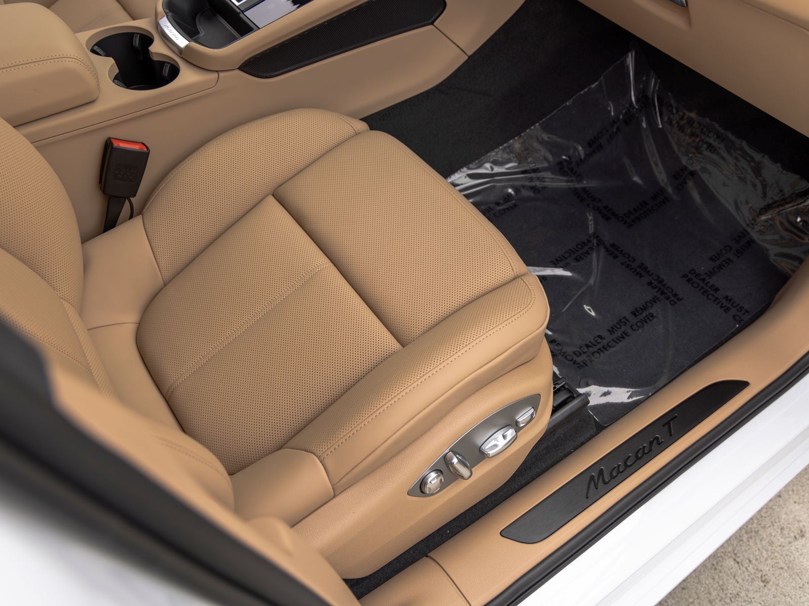2026 Porsche Macan T