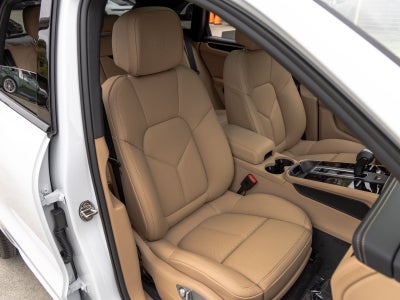 2026 Porsche Macan T