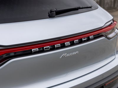 2026 Porsche Macan Base