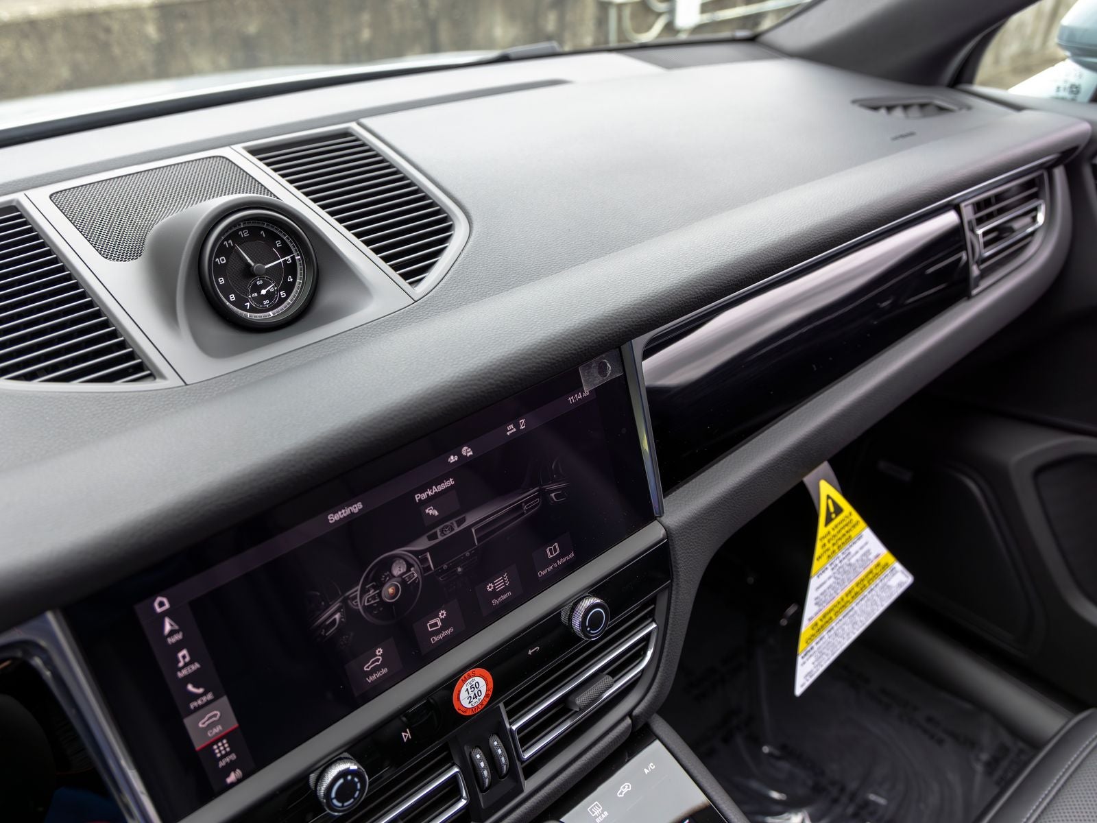 2026 Porsche Macan Base
