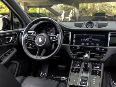 2023 Porsche Macan Macan (MY23)