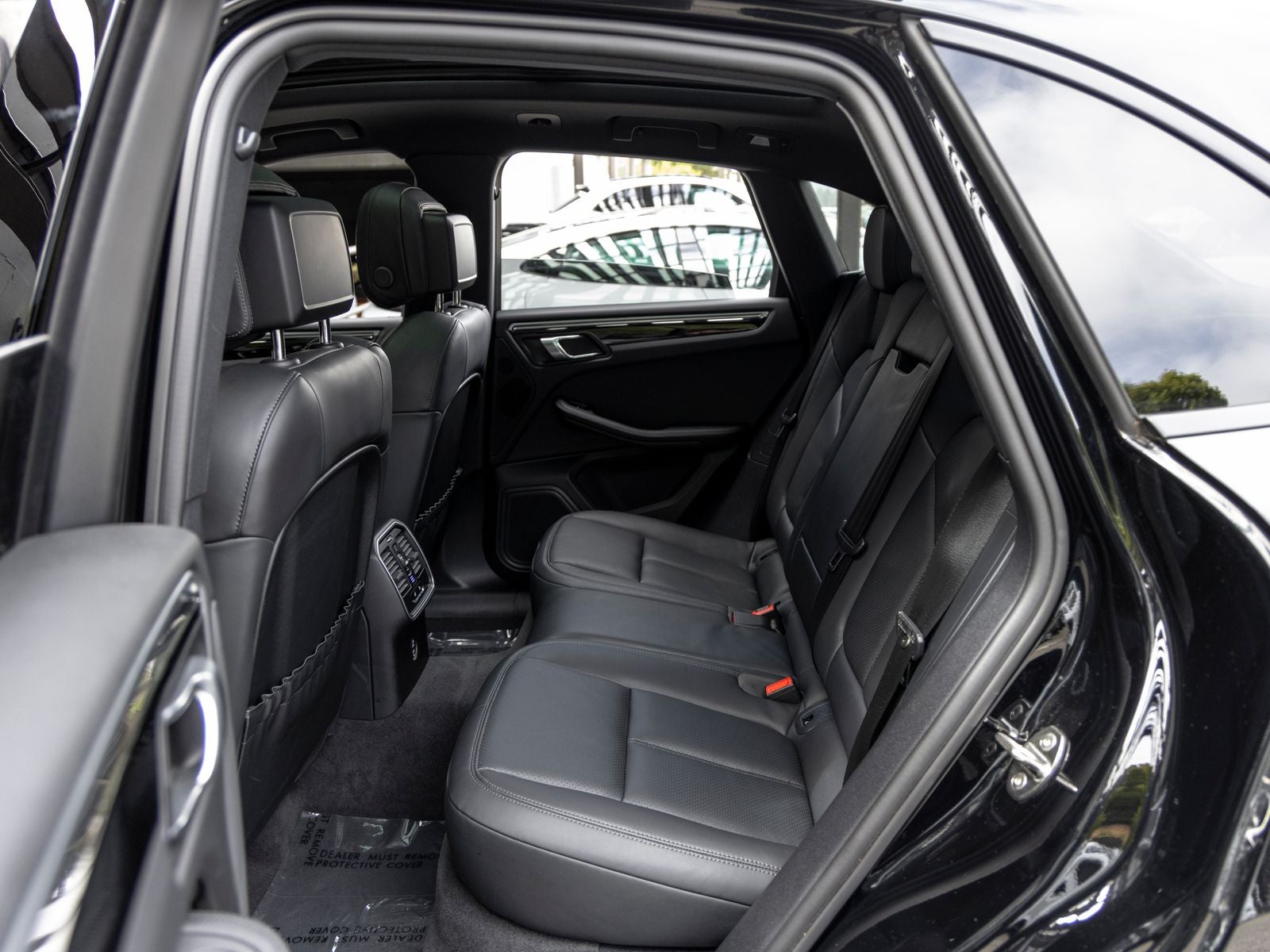 2023 Porsche Macan Macan (MY23)