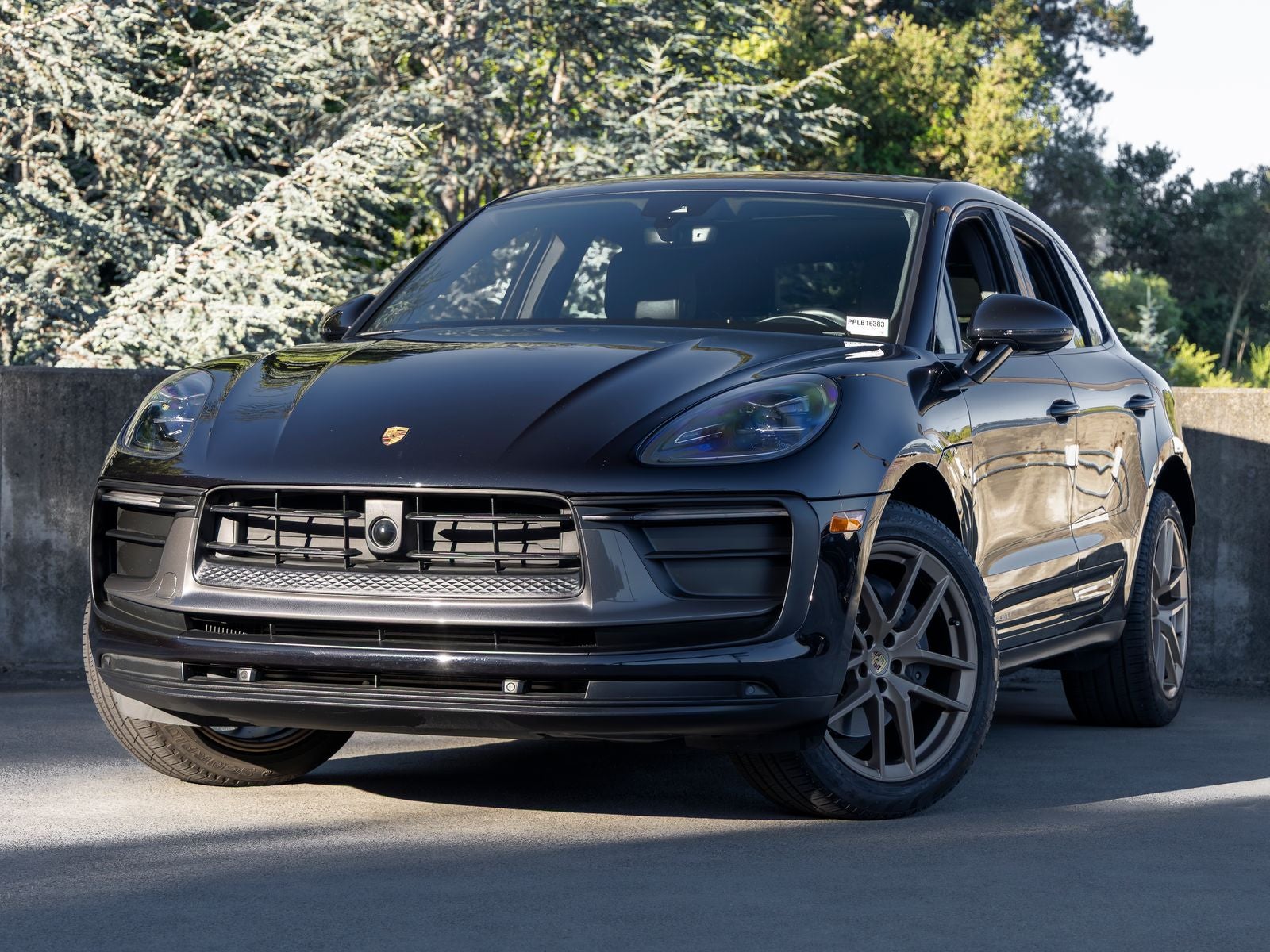 2023 Porsche Macan T's photo
