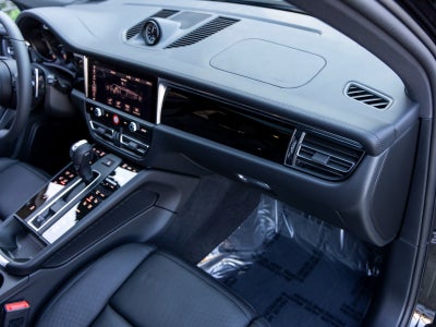 2025 Porsche Macan Macan