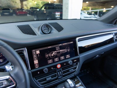 2025 Porsche Macan Macan