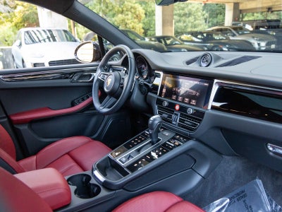 2025 Porsche Macan Macan
