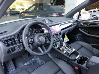2026 Porsche Macan Macan