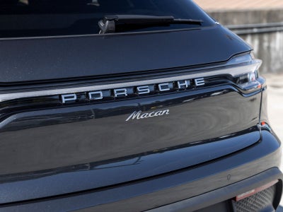 2023 Porsche Macan Macan (MY23)