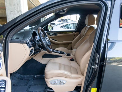 2023 Porsche Macan Macan (MY23)