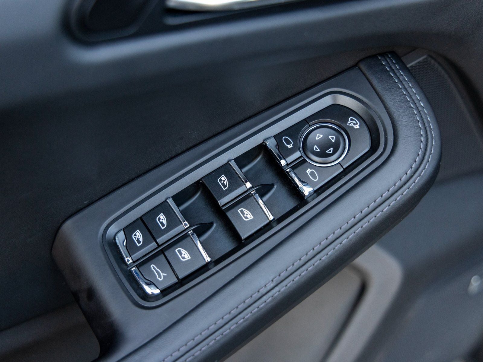 2024 Porsche Macan Macan (MY24)