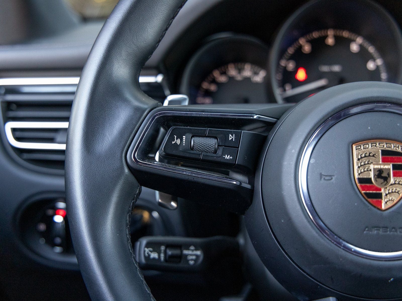 2024 Porsche Macan Macan (MY24)