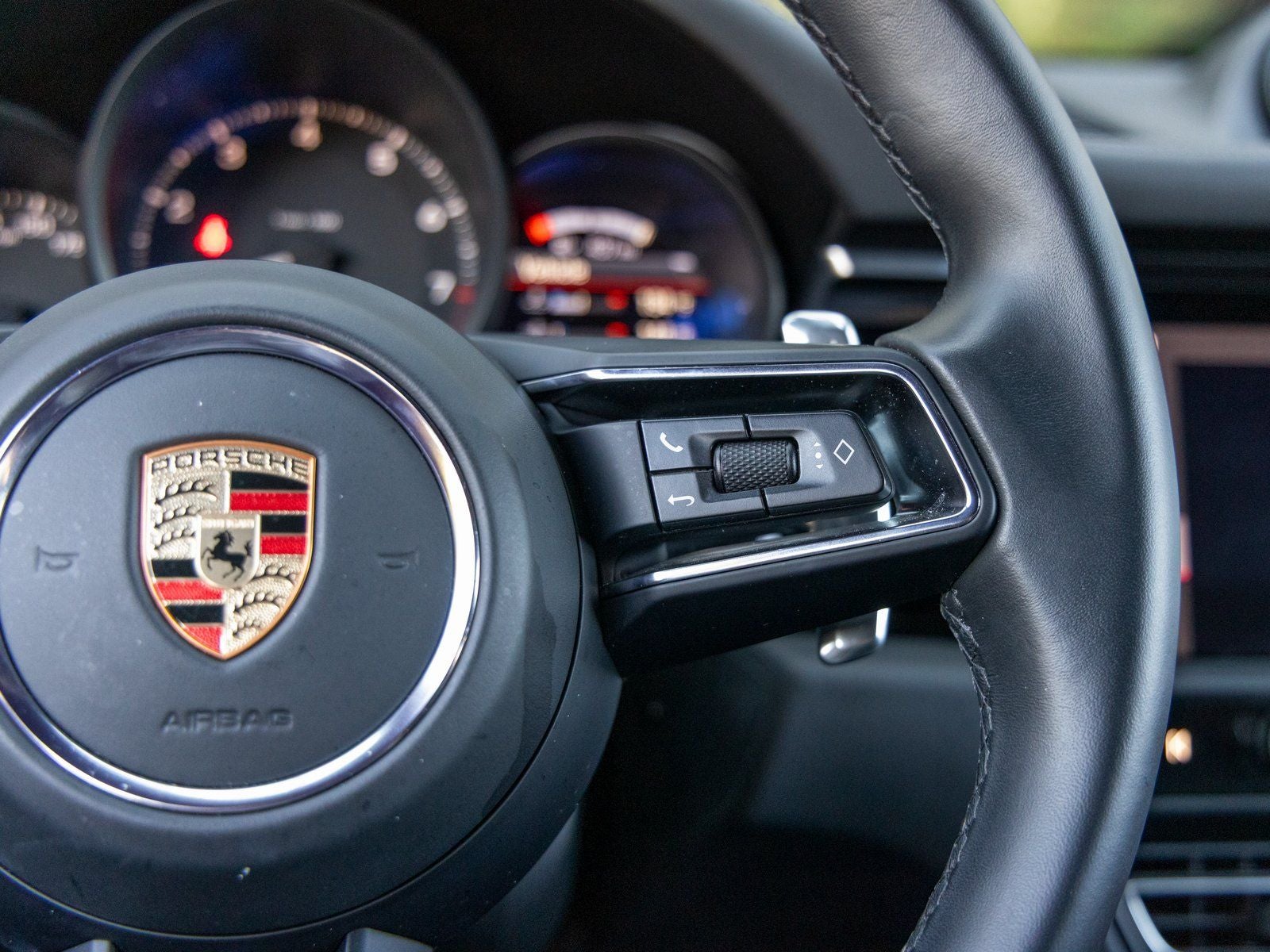 2024 Porsche Macan Macan (MY24)