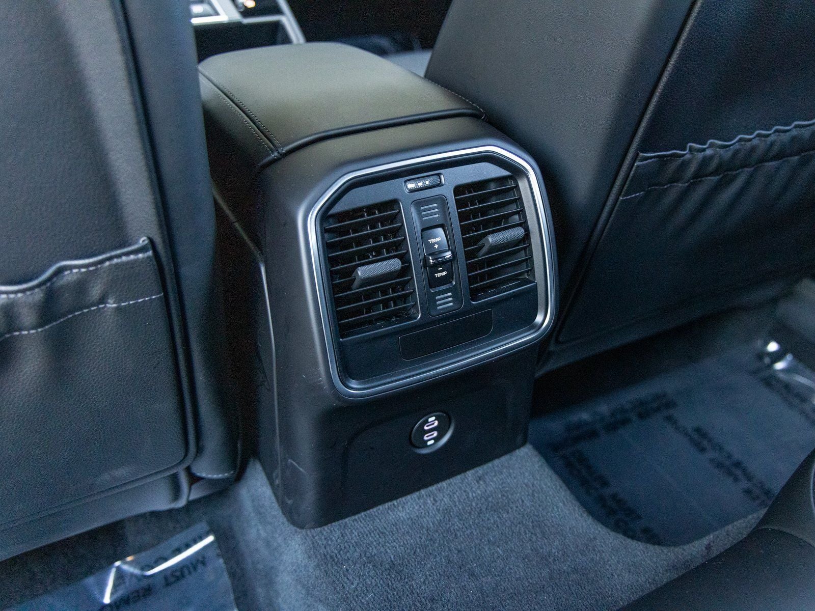 2024 Porsche Macan Macan (MY24)