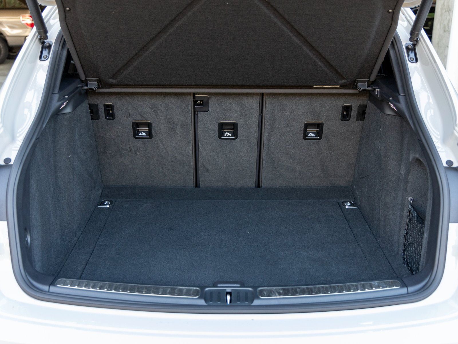 2024 Porsche Macan Macan (MY24)