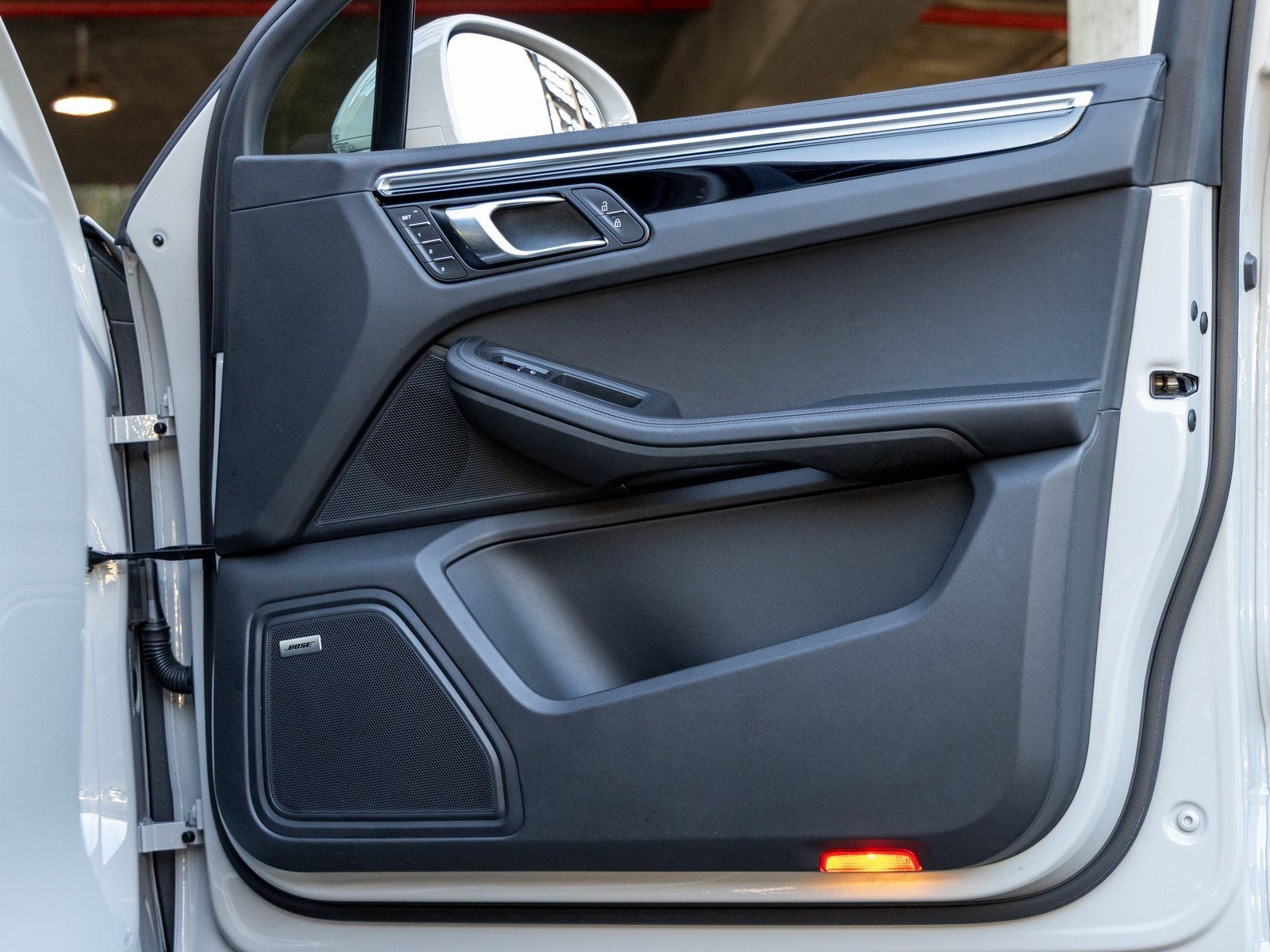 2024 Porsche Macan Macan (MY24)