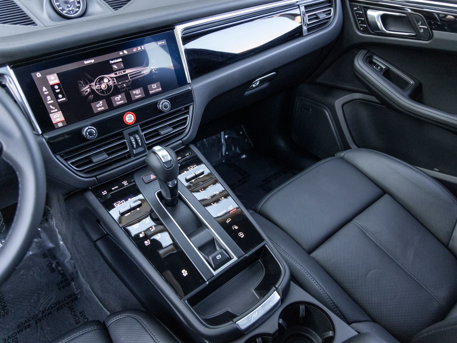 2026 Porsche Macan Macan