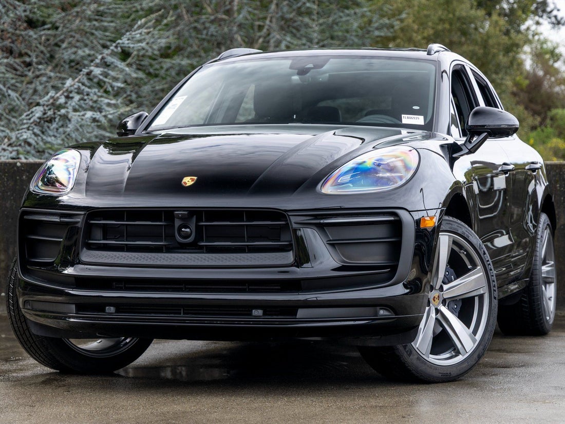 2026 Porsche Macan — photo 1 of 58