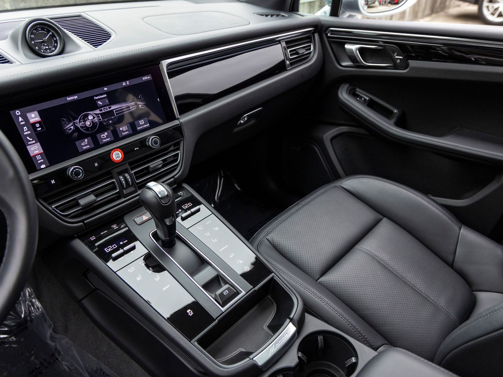 2026 Porsche Macan Macan