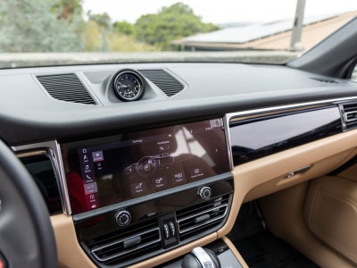 2023 Porsche Macan Macan