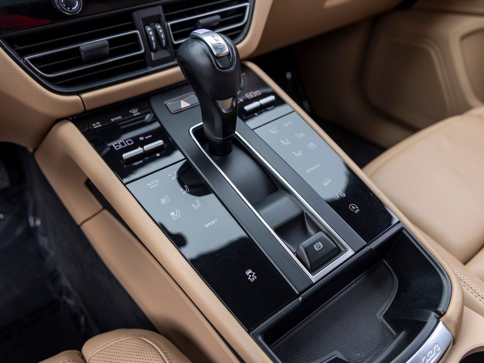 2023 Porsche Macan Macan
