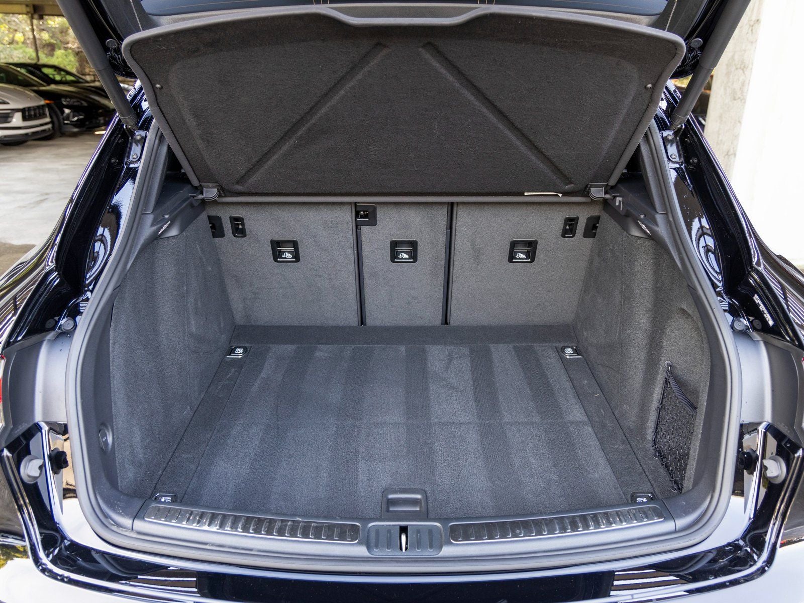 2025 Porsche Macan Macan