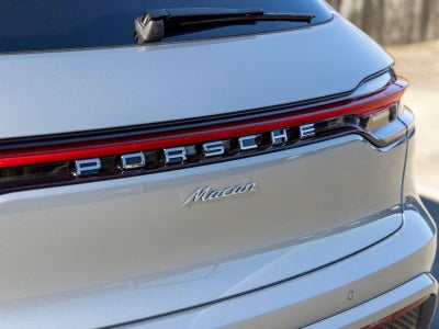 2026 Porsche Macan Base