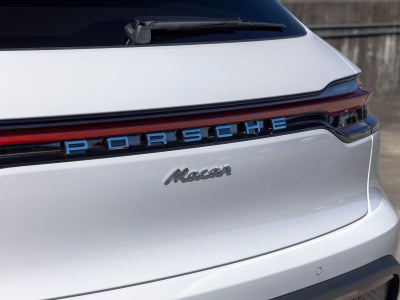 2026 Porsche Macan Base