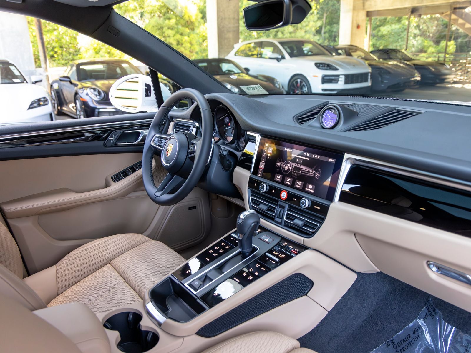 2026 Porsche Macan Base