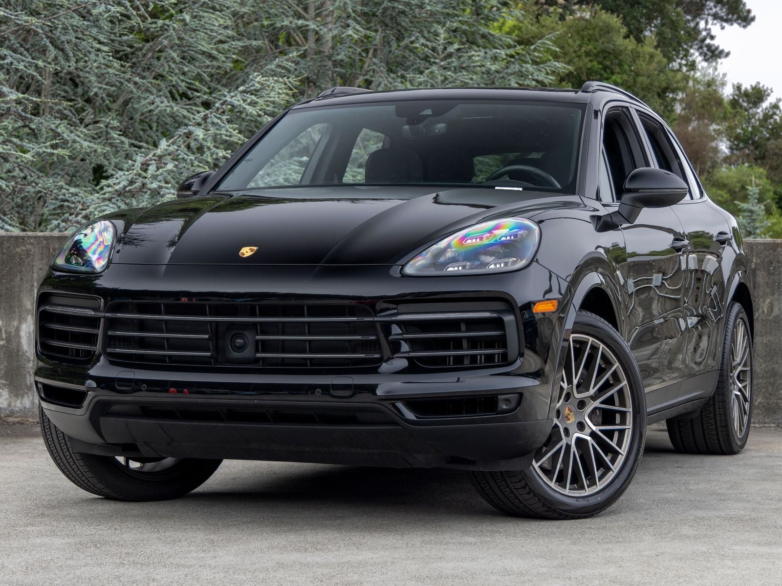 2023 Porsche Cayenne Platinum Edition's photo