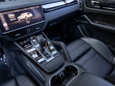 2021 Porsche Cayenne Base