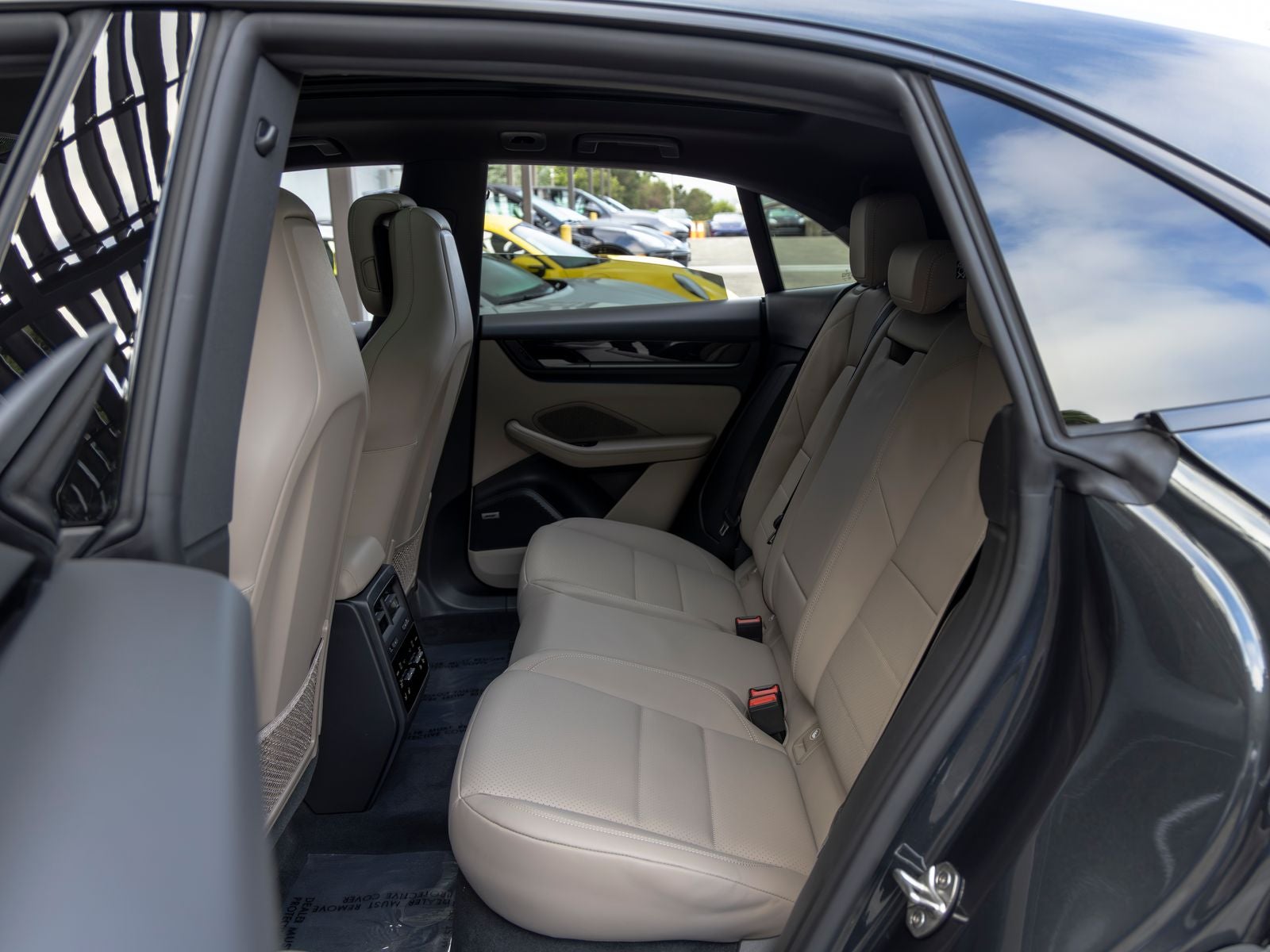 2026 Porsche Macan 4 Electric