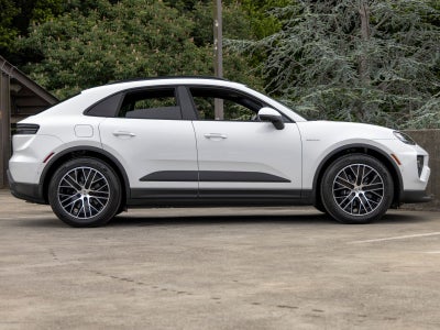2026 Porsche Macan 4 Electric