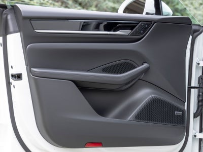 2026 Porsche Macan 4 Electric