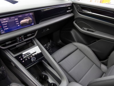 2026 Porsche Macan 4 Electric