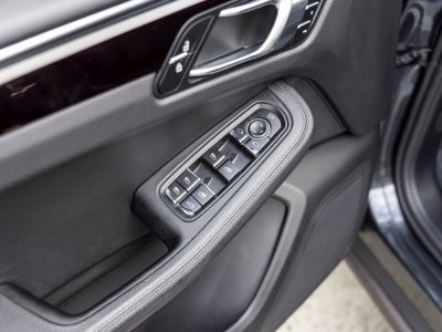 2021 Porsche Macan Macan S