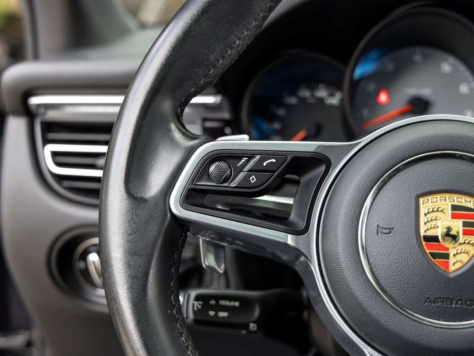 2021 Porsche Macan Macan S