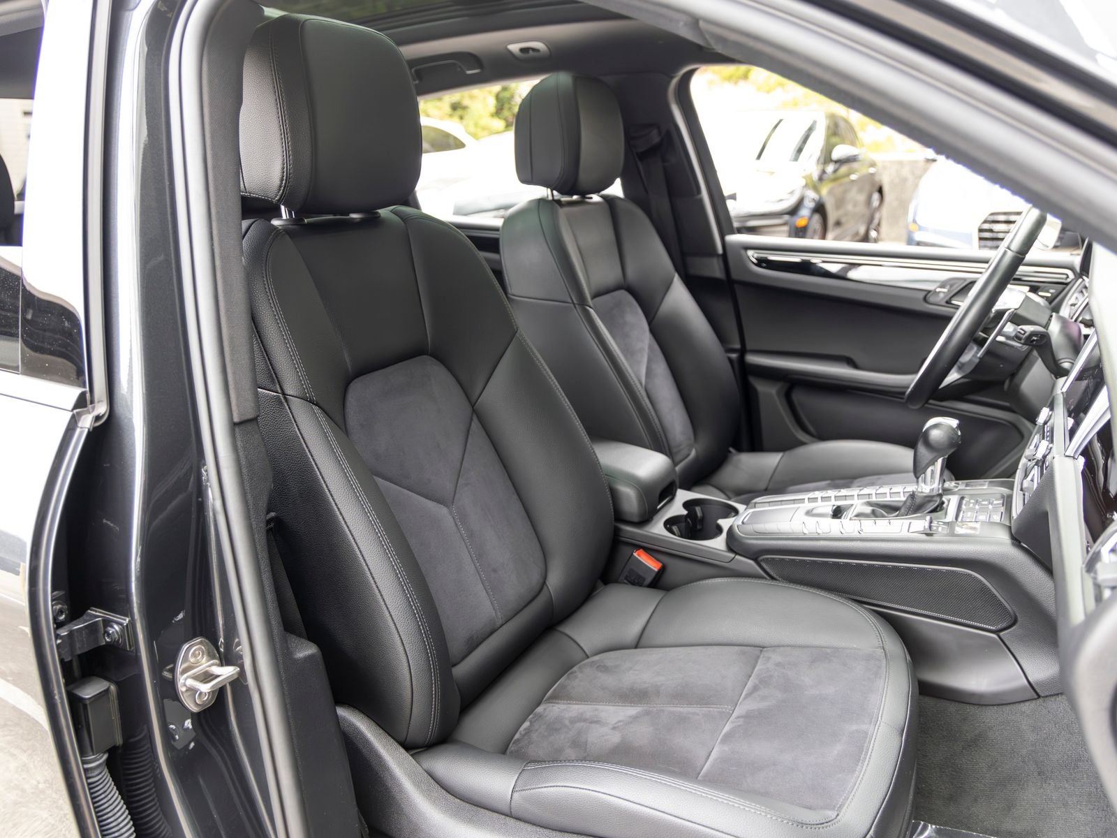2021 Porsche Macan Macan S