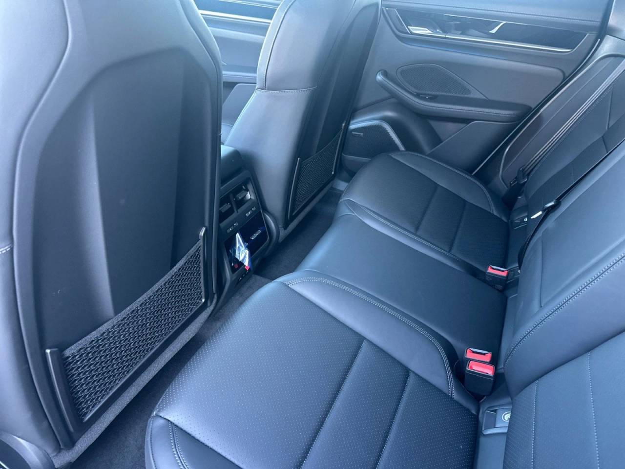 2025 Porsche Macan Macan 4S Electric