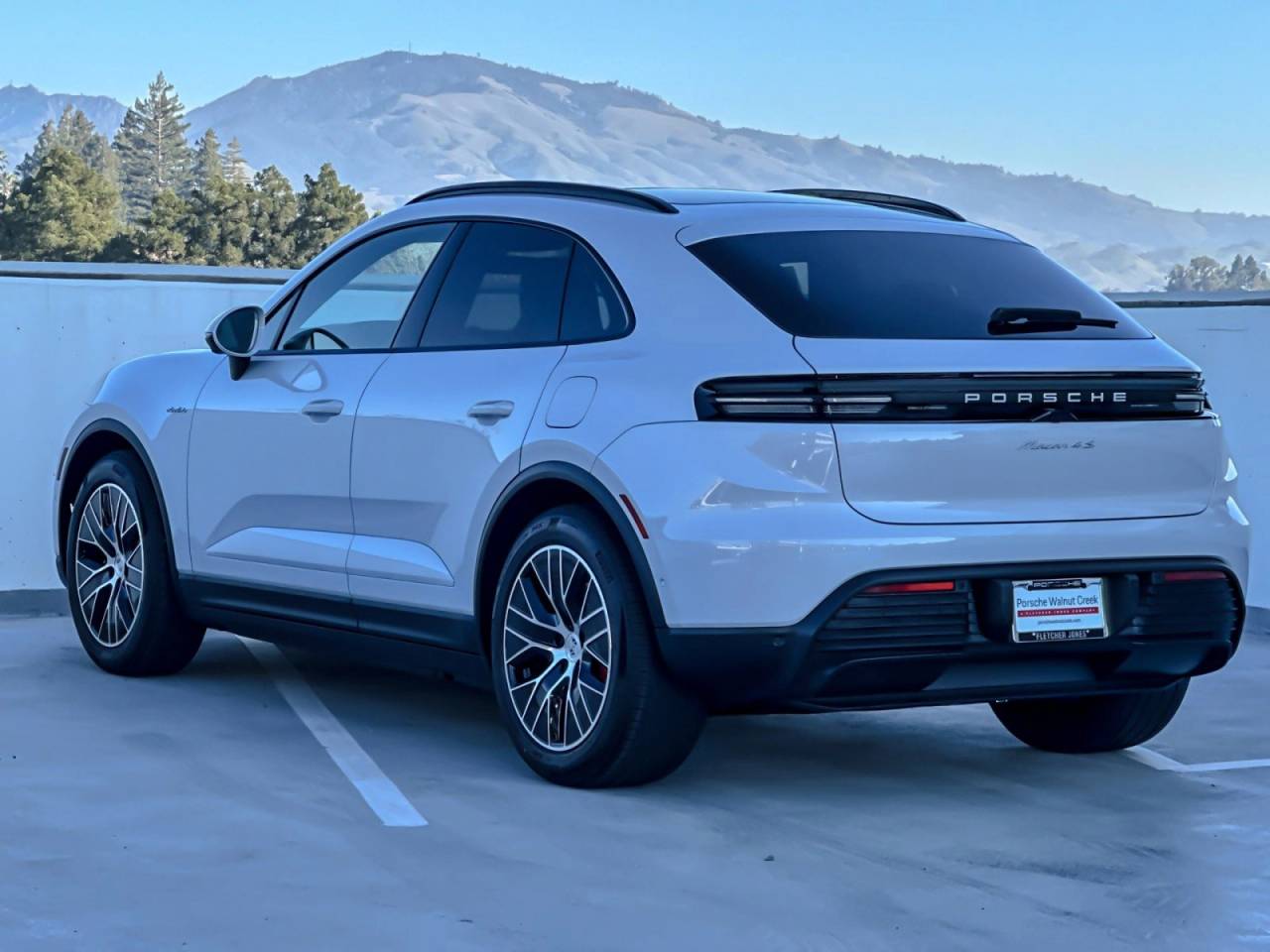 2025 Porsche Macan Macan 4S Electric