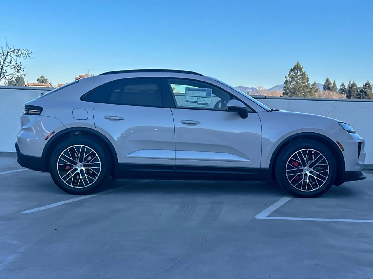 2025 Porsche Macan Macan 4S Electric
