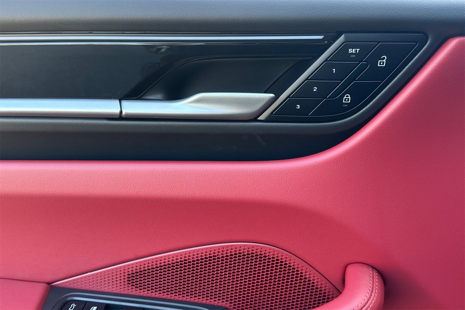 2025 Porsche Macan Macan 4S Electric