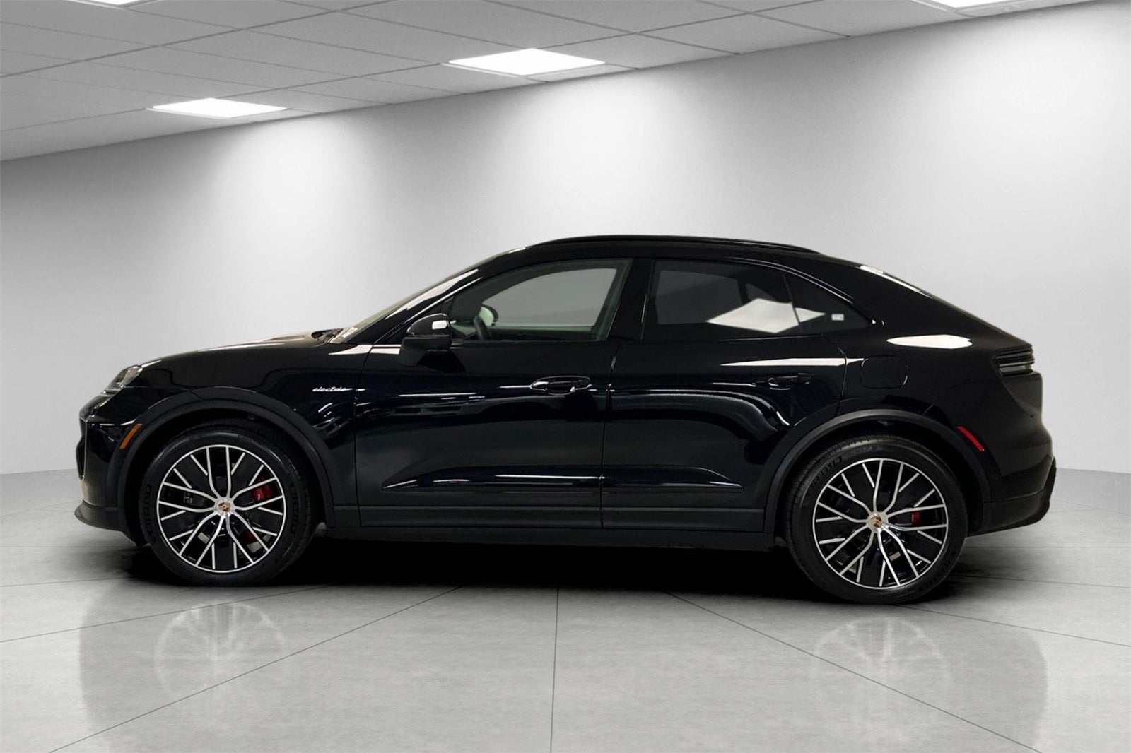 2025 Porsche Macan Macan 4S Electric