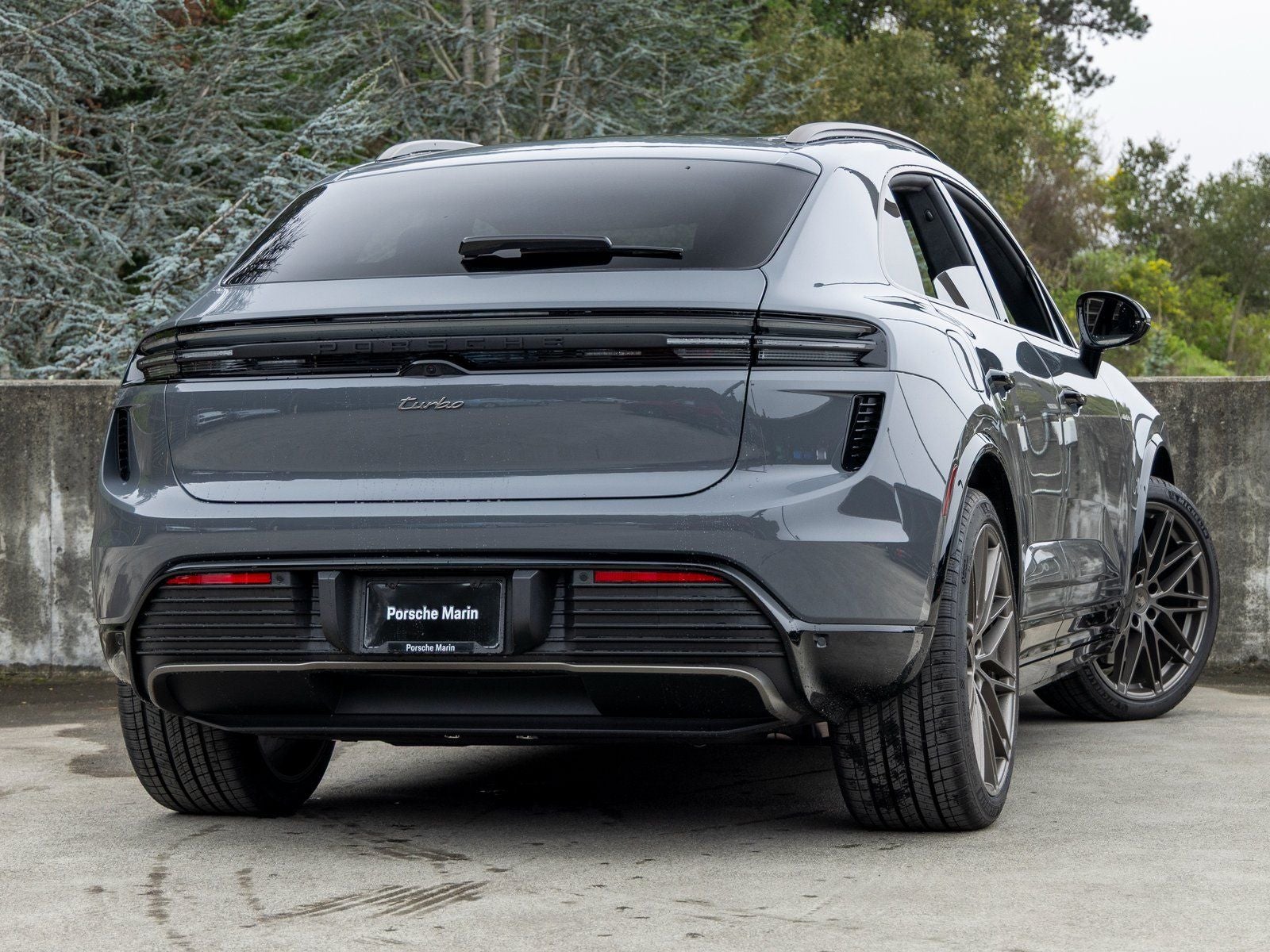 2025 Porsche Macan Macan Turbo Electric
