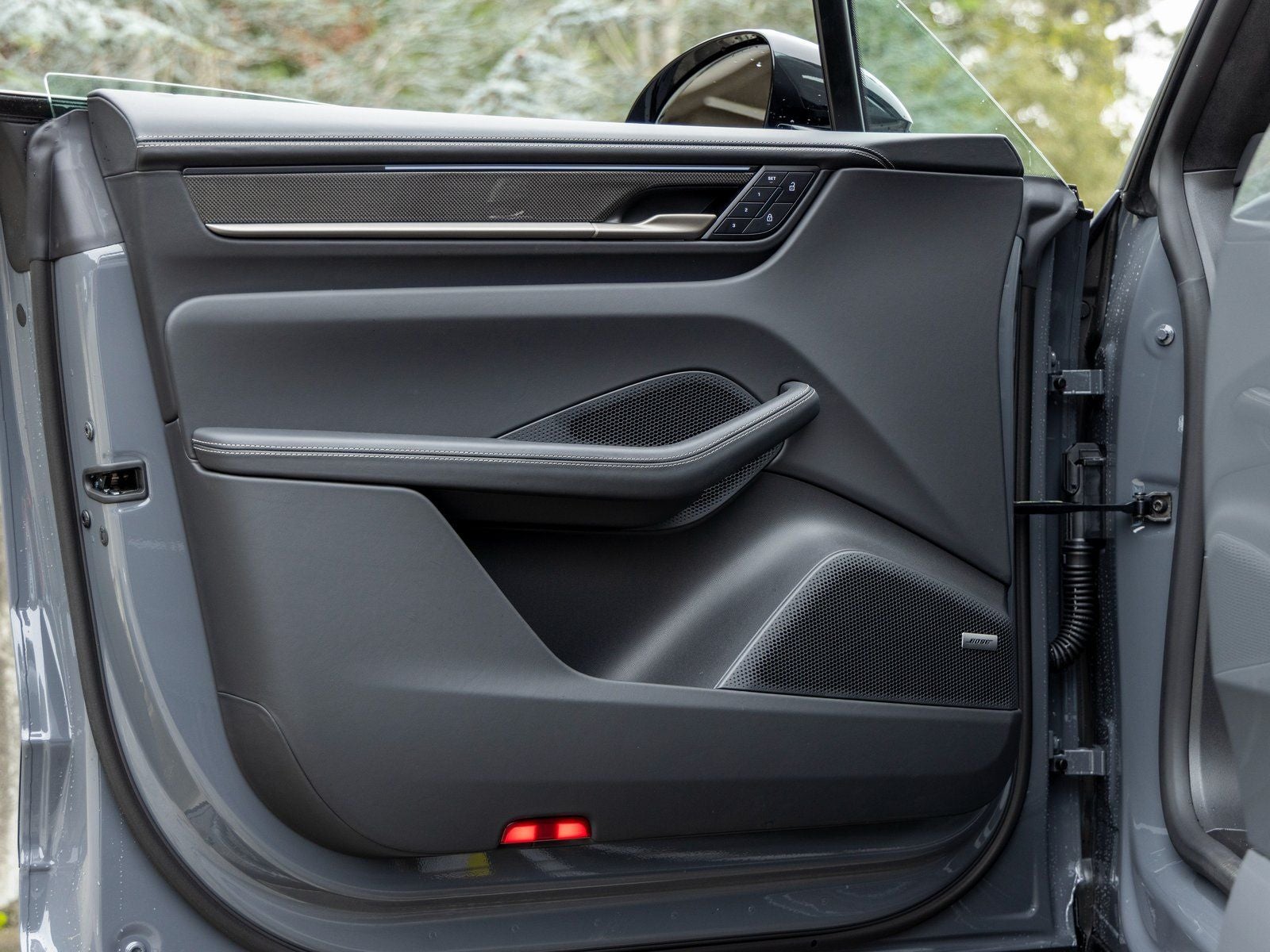 2025 Porsche Macan Macan Turbo Electric