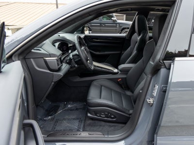 2025 Porsche Macan Macan Turbo Electric