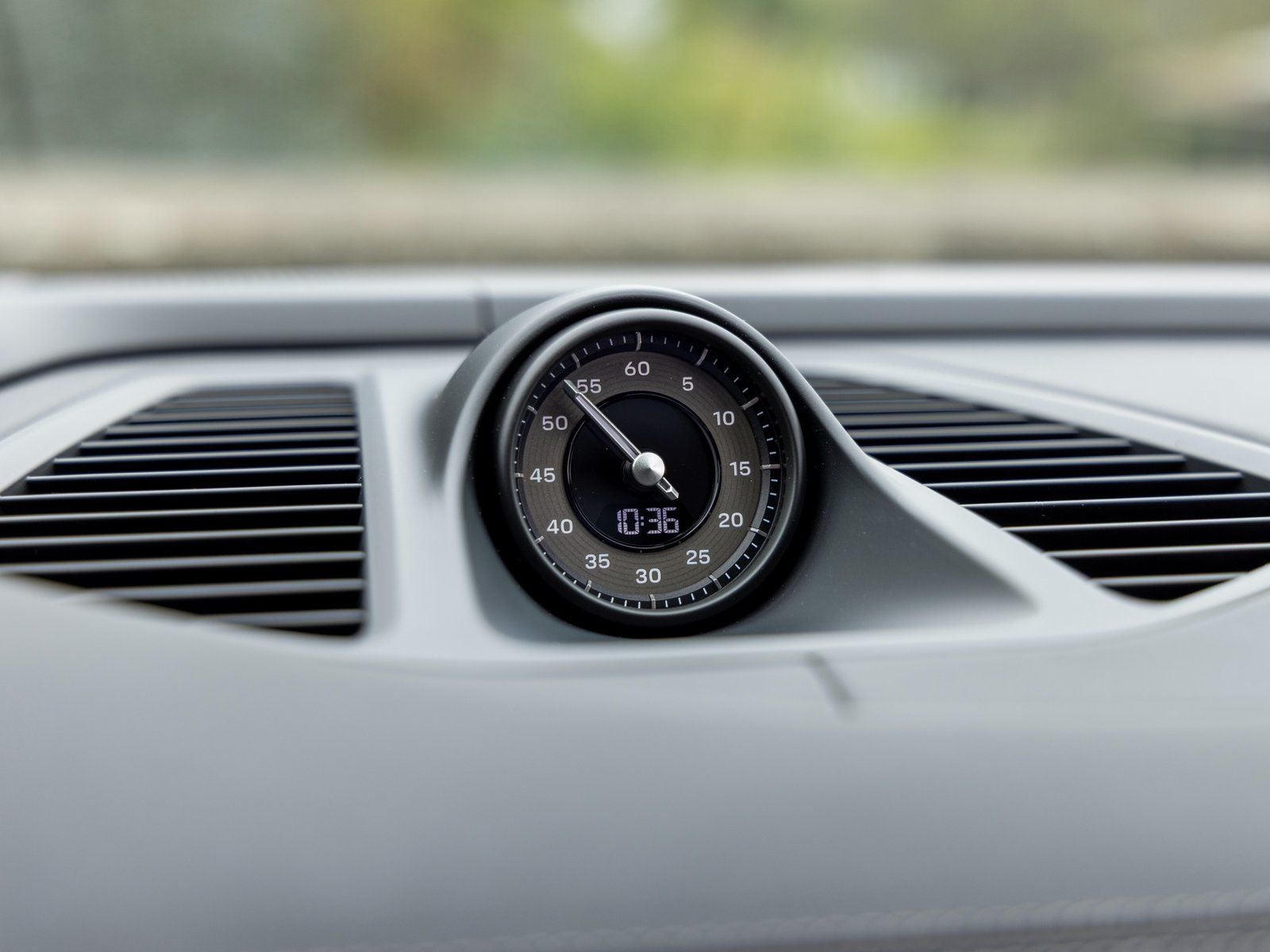 2025 Porsche Macan Macan Turbo Electric