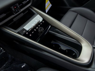 2025 Porsche Macan Macan Turbo Electric