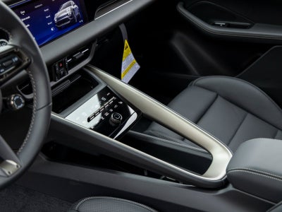 2025 Porsche Macan Macan Turbo Electric