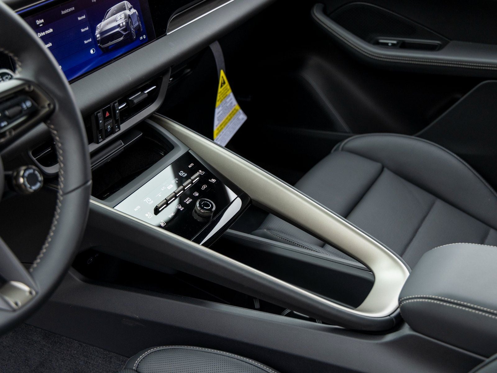 2025 Porsche Macan Macan Turbo Electric