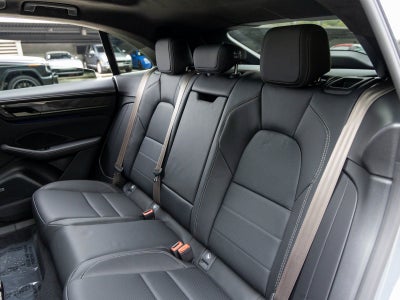 2025 Porsche Macan Macan Turbo Electric